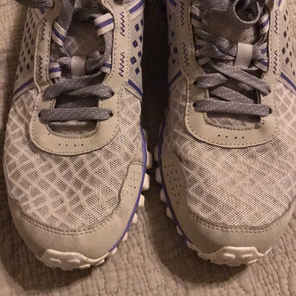 Ladies Reeboks - Picture 5 of 6